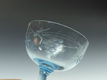 画像をギャラリービューアに読み込む, アンティーク ウランガラス|vaseline glass ( 大正-昭和期・1920年頃作製 ) 和製エングレーブガラス 葡萄文 カクテルグラス/ ステムグラス 1客/ デザートカップにも dbsy14215-b