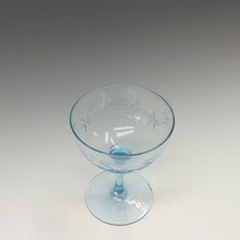 画像をギャラリービューアに読み込む, アンティーク ウランガラス|vaseline glass ( 大正-昭和期・1920年頃作製 ) 和製エングレーブガラス 葡萄文 カクテルグラス/ ステムグラス 1客/ デザートカップにも dbsy14215-b