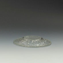 画像をギャラリービューアに読み込む, アンティーク ウランガラス|vaseline glass ( 明治・1890年頃作製 ) 和製プレスガラス 輪繋ぎ文 小皿 1枚/ 茶托,コースターにも dbsy14214-L