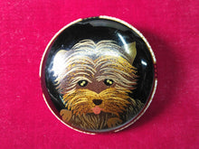 画像をギャラリービューアに読み込む, 名工 川越美和|KAWAGOE Miwa( 石川, 2000年前後) 輪島塗超絶技巧 卵殻象嵌砂子蒔絵 ヨークシャーテリア 犬ブローチ dbsy15124-c