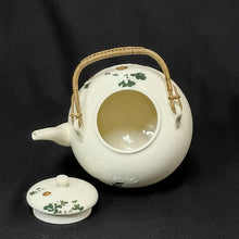將圖片載入圖庫檢視器 清水焼Kiyomizu ware( 京都 萬珠堂販売, 大正~昭和前期1920年代頃)釉下彩 菊之絵 急須 木箱添 dbsy16391-y