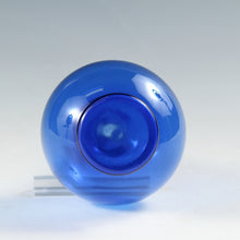 画像をギャラリービューアに読み込む, ヴィンテージ Lauscha Glass 旧東ドイツ・ラウシャ村の丁寧な吹きガラス 鮮やかなブルーの鶴首花生 1950年代頃(a) 箱なし dbsy13373-o