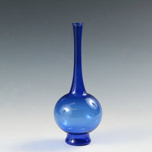 画像をギャラリービューアに読み込む, ヴィンテージ Lauscha Glass 旧東ドイツ・ラウシャ村の丁寧な吹きガラス 鮮やかなブルーの鶴首花生 1950年代頃(a) 箱なし dbsy13373-o