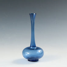 画像をギャラリービューアに読み込む, ヴィンテージ Lauscha Glass 旧東ドイツ・ラウシャ村の丁寧な吹きガラス 鮮やかなブルーの鶴首花生 1950年代頃(c) 箱なし dbsy13375-o