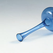 画像をギャラリービューアに読み込む, ヴィンテージ Lauscha Glass 旧東ドイツ・ラウシャ村の丁寧な吹きガラス 鮮やかなブルーの鶴首花生 1950年代頃(c) 箱なし dbsy13375-o