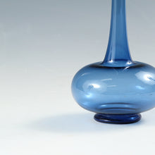 画像をギャラリービューアに読み込む, ヴィンテージ Lauscha Glass 旧東ドイツ・ラウシャ村の丁寧な吹きガラス 鮮やかなブルーの鶴首花生 1950年代頃(c) 箱なし dbsy13375-o