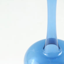画像をギャラリービューアに読み込む, ヴィンテージ Lauscha Glass 旧東ドイツ・ラウシャ村の丁寧な吹きガラス 鮮やかなブルーの鶴首花生 1950年代頃(c) 箱なし dbsy13375-o