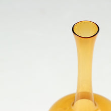 画像をギャラリービューアに読み込む, ヴィンテージ Lauscha Glass 旧東ドイツ・ラウシャ村の丁寧な吹きガラス 落ち着いたイエローの鶴首花生 1950年代頃(d) 箱なし dbsy13376-o