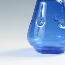 画像をギャラリービューアに読み込む, ヴィンテージ Lauscha Glass 旧東ドイツ・ラウシャ村の丁寧な吹きガラス 異国情緒あふれるブルーの大きな花生 1950年代頃(g) 箱なし dbsy13379-o