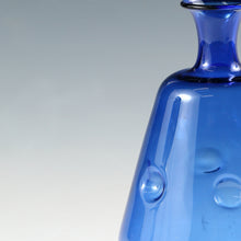 画像をギャラリービューアに読み込む, ヴィンテージ Lauscha Glass 旧東ドイツ・ラウシャ村の丁寧な吹きガラス 異国情緒あふれるブルーの大きな花生 1950年代頃(g) 箱なし dbsy13379-o