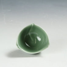 이미지를 갤러리 뷰어에 로드 , お買い得食器 有田焼 天龍寺青磁写 瓢形 小付 1客 未使用高級和食器 和食器 日本料理 おしゃれな器 現代工藝/伝統工芸工房 dbsy15313