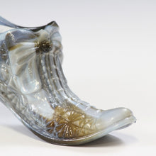 Load image into Gallery viewer, アメリカヴィンテージ BOYD|ボイド社(USA,1978-80年代) スモークマーブルデイジーボタン アートガラス リボンシューズ 女の子を素敵な処へ運ぶラッキーアイテム dbsy15907-9