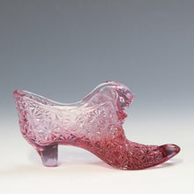 Load image into Gallery viewer, アメリカヴィンテージ FENTON|フェントン(USA,1950-70年代) ピンクデイジーボタン アートガラス キャットシューズ 女の子を素敵な処へ運ぶラッキーアイテム dbsy15886-9