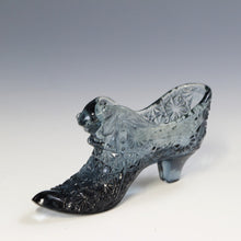 Load image into Gallery viewer, アメリカヴィンテージ FENTON|フェントン(USA,1950-70年代) スモークデイジーボタン アートガラス キャットシューズ 女の子を素敵な処へ運ぶラッキーアイテム dbsy15887-9