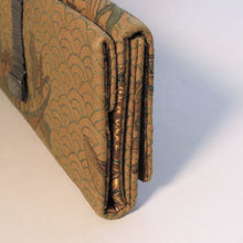 画像をギャラリービューアに読み込む, 時代 相良刺繍 青海波唐船文 金工金具付き紙入れ 明治期(1900年)頃 財布,服紗挟み,懐紙入れにも ◇◆古美術 骨董 工芸 染織 アンティークファブリックアート, 伝統工芸 民藝 古道具 超絶技巧 dby11112-c