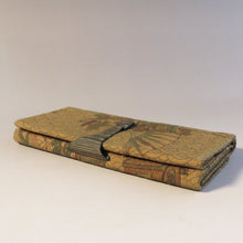 画像をギャラリービューアに読み込む, 時代 相良刺繍 青海波唐船文 金工金具付き紙入れ 明治期(1900年)頃 財布,服紗挟み,懐紙入れにも ◇◆古美術 骨董 工芸 染織 アンティークファブリックアート, 伝統工芸 民藝 古道具 超絶技巧 dby11112-c