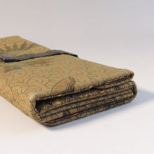 画像をギャラリービューアに読み込む, 時代 相良刺繍 青海波唐船文 金工金具付き紙入れ 明治期(1900年)頃 財布,服紗挟み,懐紙入れにも ◇◆古美術 骨董 工芸 染織 アンティークファブリックアート, 伝統工芸 民藝 古道具 超絶技巧 dby11112-c