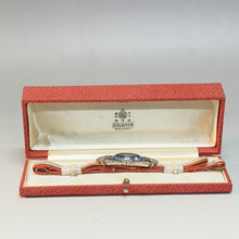 Load image into Gallery viewer, 時代物 越後屋三越( 三越百貨店前身/ 1872(明治5)‐1893(明治26)年) 大粒ラインストーン製 帯留 当時の希少なメーカー共箱 dbsy13030-p