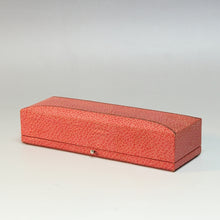 Load image into Gallery viewer, 時代物 越後屋三越( 三越百貨店前身/ 1872(明治5)‐1893(明治26)年) 大粒ラインストーン製 帯留 当時の希少なメーカー共箱 dbsy13030-p