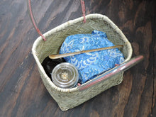 Load image into Gallery viewer, First tea ceremony set, 5 pieces, set of tea bowls, wrapping cloth, basket included, s2-o