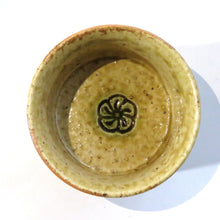 画像をギャラリービューアに読み込む, 時代 色絵萬古茶碗(金継あり) 加藤作助黄瀬戸茶碗 セット dbsy10145-e