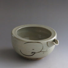 画像をギャラリービューアに読み込む, 時代 絵瀬戸 片口 鉢 1300㏄ 明治期(1890年)頃 水切れ良 大型 抹茶注ぎ分けにも dbsy10204-i