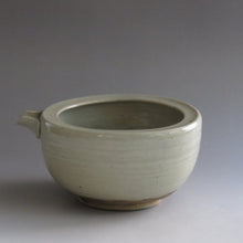 画像をギャラリービューアに読み込む, 時代 絵瀬戸 片口 鉢 1300㏄ 明治期(1890年)頃 水切れ良 大型 抹茶注ぎ分けにも dbsy10204-i