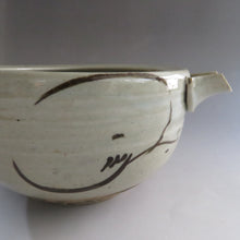 画像をギャラリービューアに読み込む, 時代 絵瀬戸 片口 鉢 1300㏄ 明治期(1890年)頃 水切れ良 大型 抹茶注ぎ分けにも dbsy10204-i