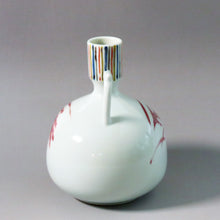 Load image into Gallery viewer, KAWAI Seitoku (Kyoto 1927-2010) Beni glaze Mizuho hand-held vase (A), Artist in the collection of Oita Prefectural Museum of Art, etc. dfsy10316-q