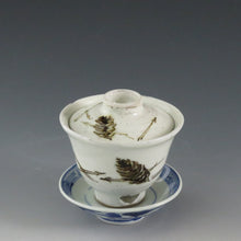 画像をギャラリービューアに読み込む, 古曽部焼 4代五十嵐信平(明治期・1900年頃) 粉引鉄絵 松の実絵見立て蓋碗 伊万里蓮鳥絵瓶台添 dbsy9624-a