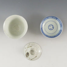 画像をギャラリービューアに読み込む, 古曽部焼 4代五十嵐信平(明治期・1900年頃) 粉引鉄絵 松の実絵見立て蓋碗 伊万里蓮鳥絵瓶台添 dbsy9624-a