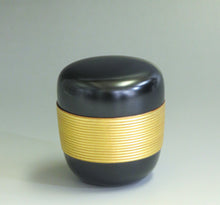 Load image into Gallery viewer, Hatsuse Senryuan Itomaki Natsume (black) Wooden lacquerware Pure gold foil stamping