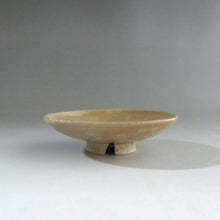 画像をギャラリービューアに読み込む, 伊万里焼(江戸期 1810年頃) 地紋祥瑞染付写 見立て蓋碗 約80cc 萩焼瓶台添 dbsy9612-n