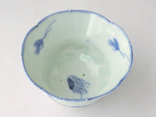 画像をギャラリービューアに読み込む, 伊万里 秋草染付見立て蓋椀(G) bs41-k