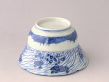 画像をギャラリービューアに読み込む, 伊万里 秋草染付見立て蓋椀(G) bs41-k