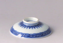 画像をギャラリービューアに読み込む, 伊万里 秋草染付見立て蓋椀(H) bs42-k