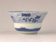 Load image into Gallery viewer, Imari (circa 1810) Akikusa dyed patterned lid bowl (I) Capacity under the lid approx. 80 cc bs43-k