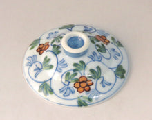 Load image into Gallery viewer, Imari (circa 1810) Akikusa dyed patterned lid bowl (I) Capacity under the lid approx. 80 cc bs43-k