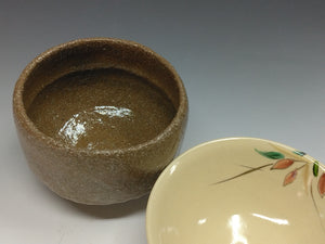 はじめてのお茶道具  名工 森里良三(二代陶楽)｜MORISATO Ryouzou ( 京都/高台寺窯, 1926‐?) 清水焼 色絵 百合図 平, 平安清楽 赤楽、重ね茶碗 最上手中節白竹茶杓(日本製/新品) , 八十本立茶筅(中国製/新品)セット  dbsy14086-f