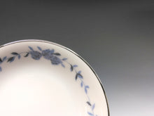 画像をギャラリービューアに読み込む, 昭和レトロ Gold陶磁器｜GOLD CHINA ( 愛知県, 1970年代頃作製 ) 唐草文(青) 豆皿 1枚 dbsy14688-L
