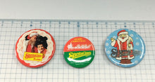 画像をギャラリービューアに読み込む, サンタクロース 1985年劇場映画日本公開記念 缶バッジコレクション3個/当時もの 昭和レトロマンガ・アニメ・映画芸能・サブカルチャーコレクターズアイテム おもちゃ/玩具 dsy15340-c
