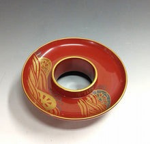 将图片加载到图库查看器，高級食器 木製本漆朱塗 波車蒔絵 天目台 1台 dbsy15275-y
