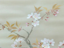 Load image into Gallery viewer, 小野踏青｜ONO Tosei(大阪-京都/ 1902-?) 「桜花目白」メクリ 尺八横 現代作家中古掛軸 JY2244
