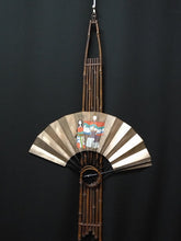 Load image into Gallery viewer, 時代もの 煤竹 垂撥(扇掛) 床飾り 書院飾り 置物 柱掛 dbsy15924-i
