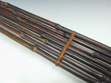 Load image into Gallery viewer, 時代もの 煤竹 垂撥(扇掛) 床飾り 書院飾り 置物 柱掛 dbsy15924-i
