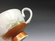 Load image into Gallery viewer, 現代工芸人気作家 杉野弘美｜SUGINO Hiromi(京都, 1947- ) 清水焼 赤絵金彩 珈琲碗, C/S, コーヒーカップ dbsy15984-ミ
