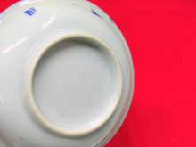 Load image into Gallery viewer, 時代もの (大正-昭和(1920年代)頃) 手描 花鳥染付 芙蓉手 小皿/ 豆皿 1枚 dbsy16095-ミ
