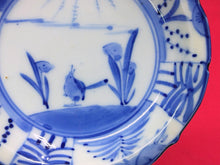 Load image into Gallery viewer, 時代もの (大正-昭和(1920年代)頃) 手描 花鳥染付 芙蓉手 小皿/ 豆皿 1枚 dbsy16095-ミ
