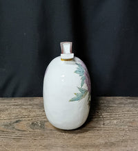 將圖片載入圖庫檢視器 名工 , 現代工芸人気作家 山田義明｜YAMADA Yoshiaki(石川, 1948- ) 九谷焼 細密色絵花鳥図 富貴小禽絵 扁壺 共箱 dbsy16380-y

