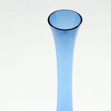 将图片加载到图库查看器，ヴィンテージ Lauscha Glass 旧東ドイツ・ラウシャ村の丁寧な吹きガラス 鮮やかなブルーの鶴首花生 1950年代頃(c) 箱なし dbsy13375-o
